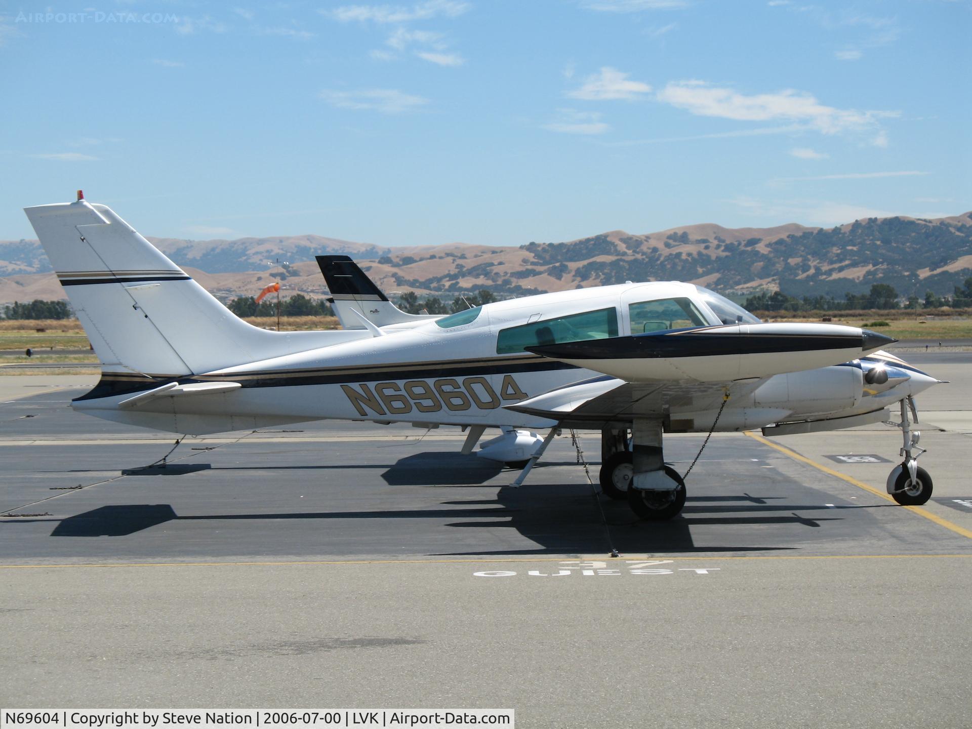 N69604, 1973 Cessna 310Q C/N 310Q0812, 1973 Cessna 310Q @ Livermore Municipal Airport, CA