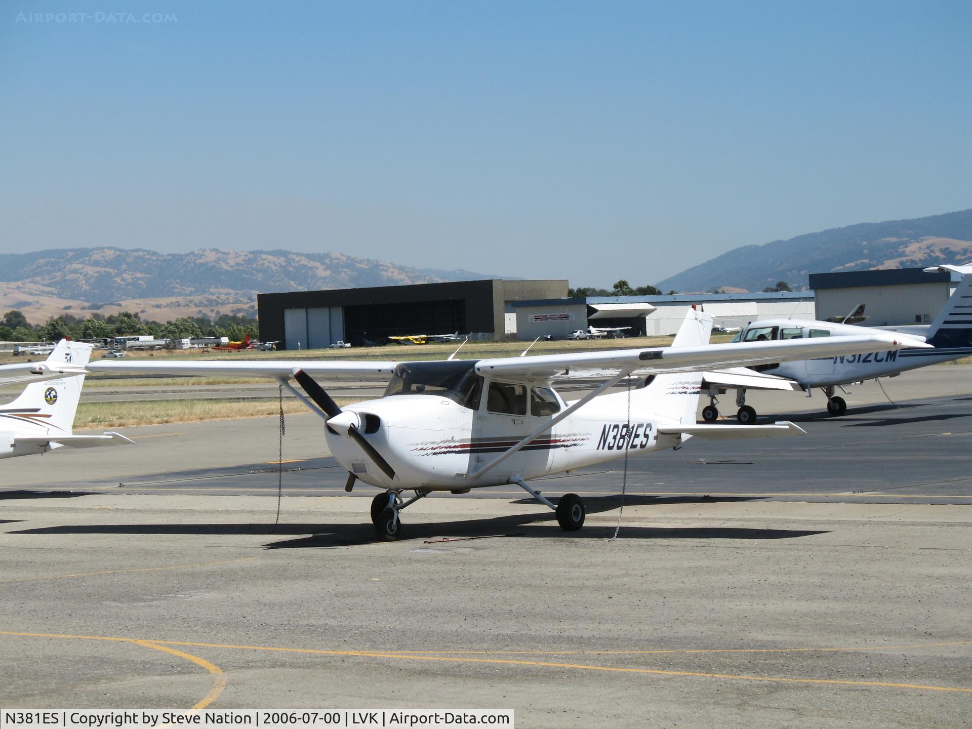 N381ES, 1997 Cessna 172R C/N 17280081, Christiansen Aviation (Sierra Academy?) 1997 Cessna 172R @ Livermore Municipal Airport, CA