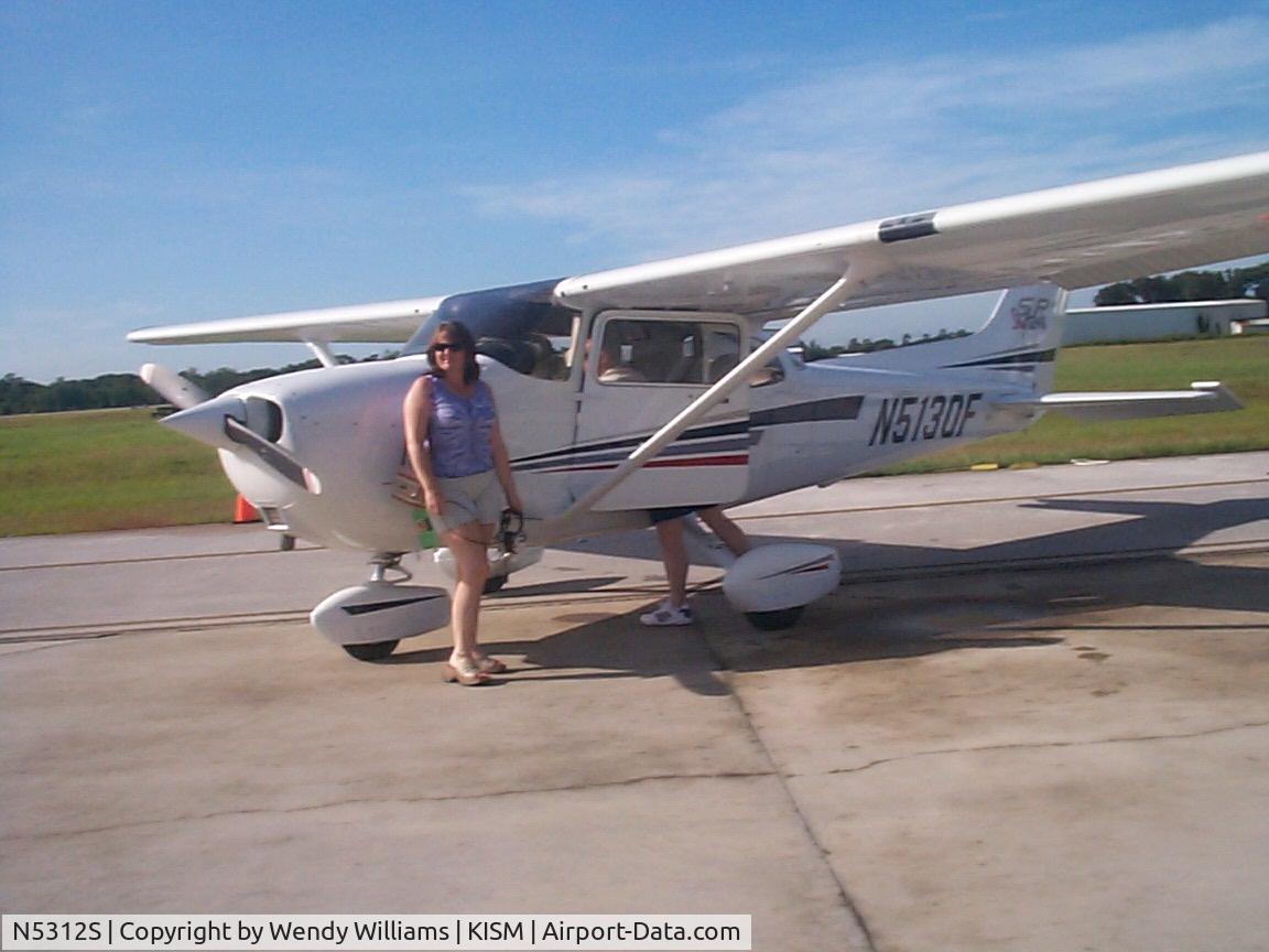 N5312S, Cessna 172S C/N 172S9285, N5312S pre-flight checks before departure from KISM, Fl
