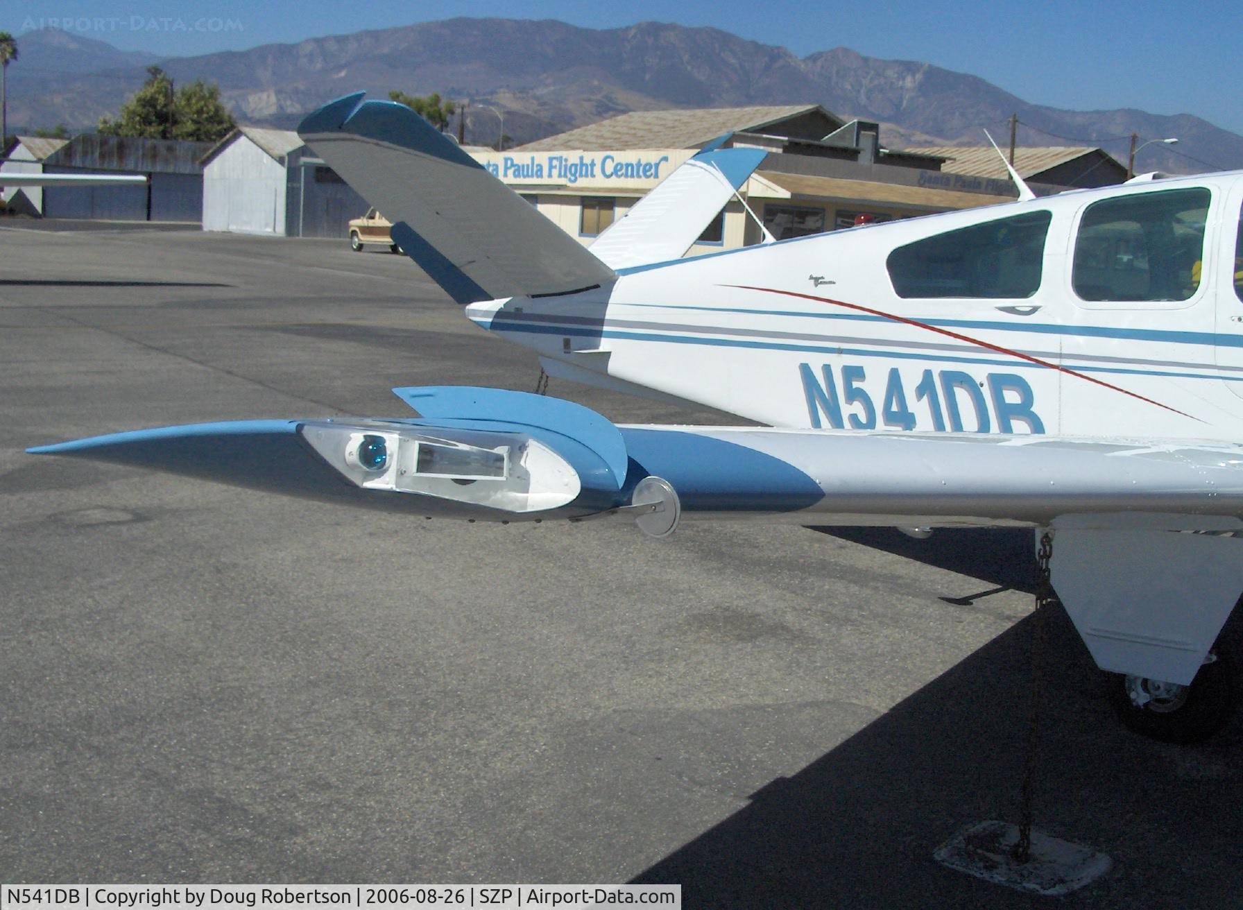 N541DB, 1964 Beech S35 Bonanza C/N D-7333, 1964 Beech S35 BONANZA, wingtip nav light/strobe