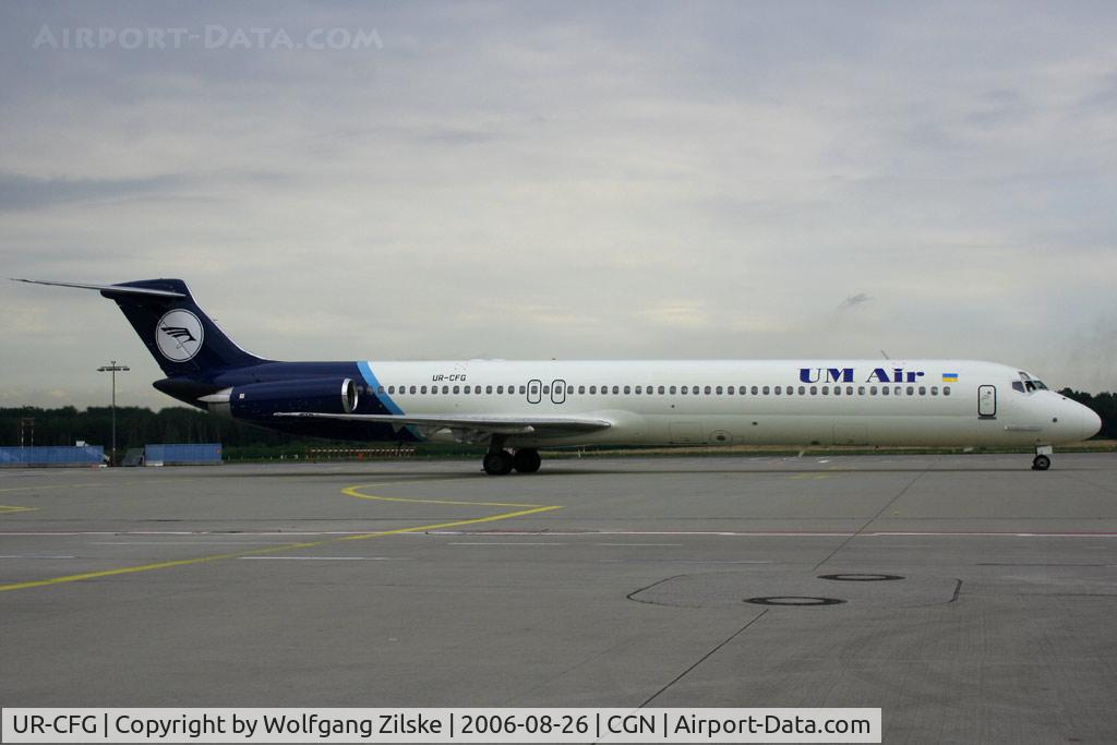 UR-CFG, 1985 McDonnell Douglas MD-82 (DC-9-82) C/N 49370, visitor