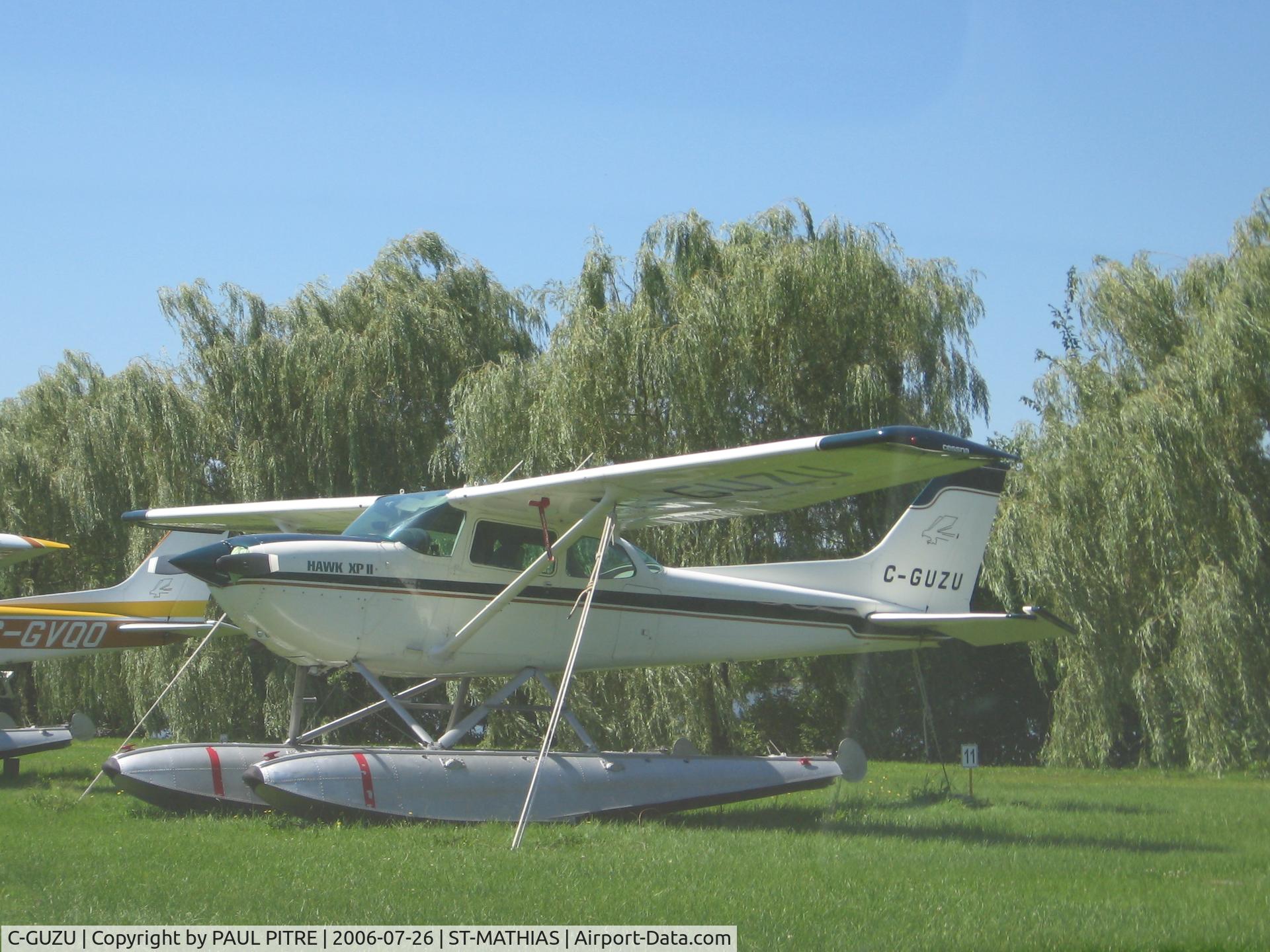 C-GUZU, 1977 Cessna R172K Hawk XP C/N R1722646, picnic on the field