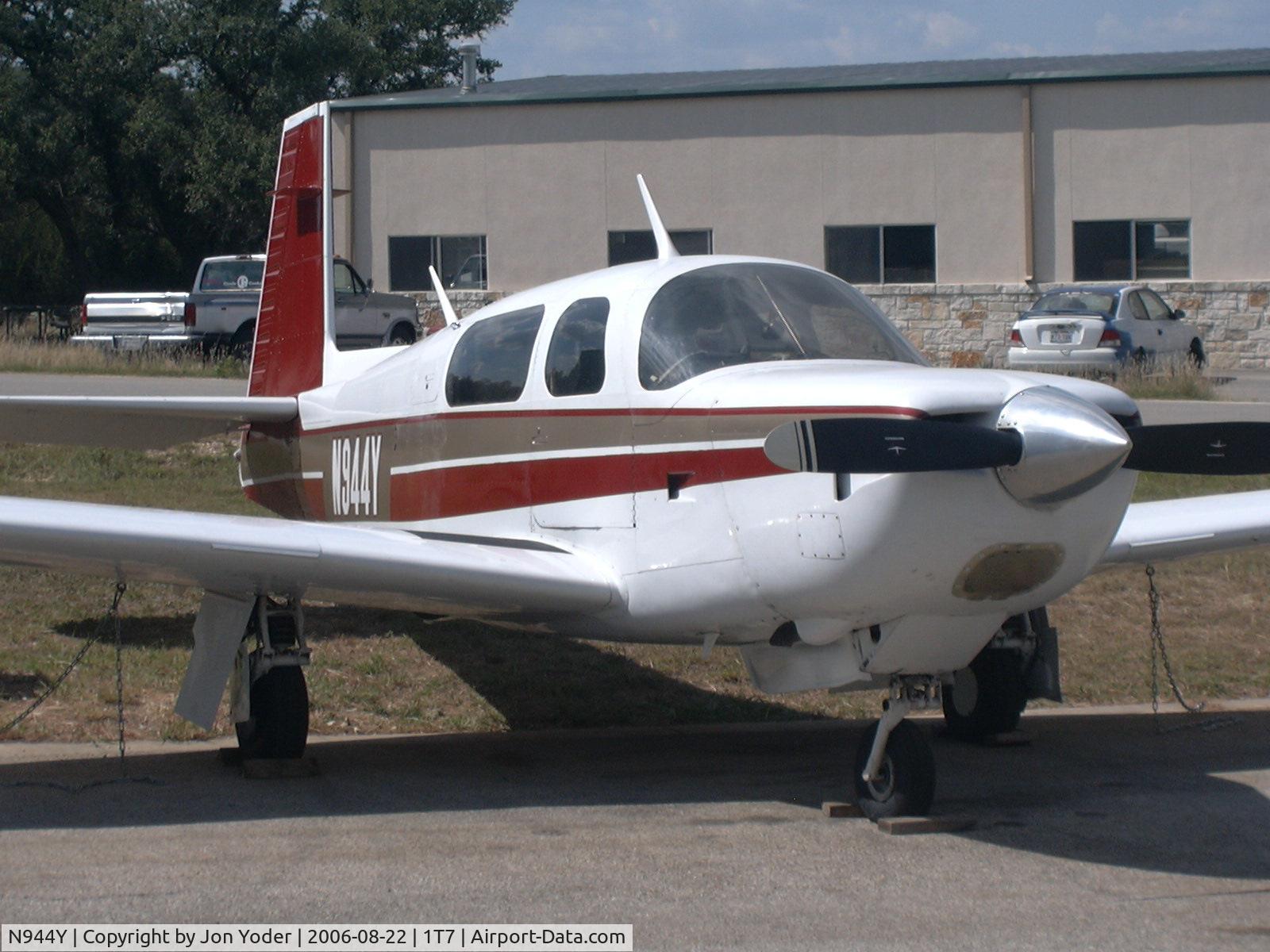 N944Y, 1986 Mooney M20K C/N 25-1077, New paint and new number (was N252YG)