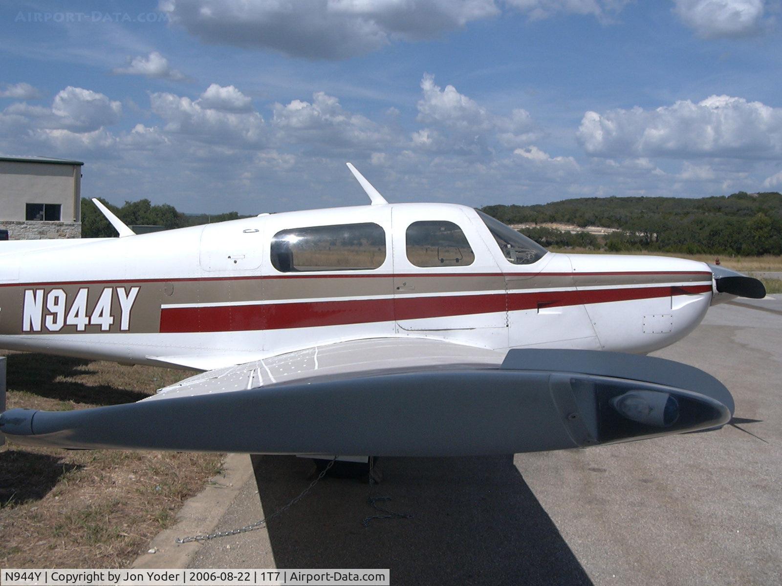 N944Y, 1986 Mooney M20K C/N 25-1077, new N-number N944Y, was N252YG