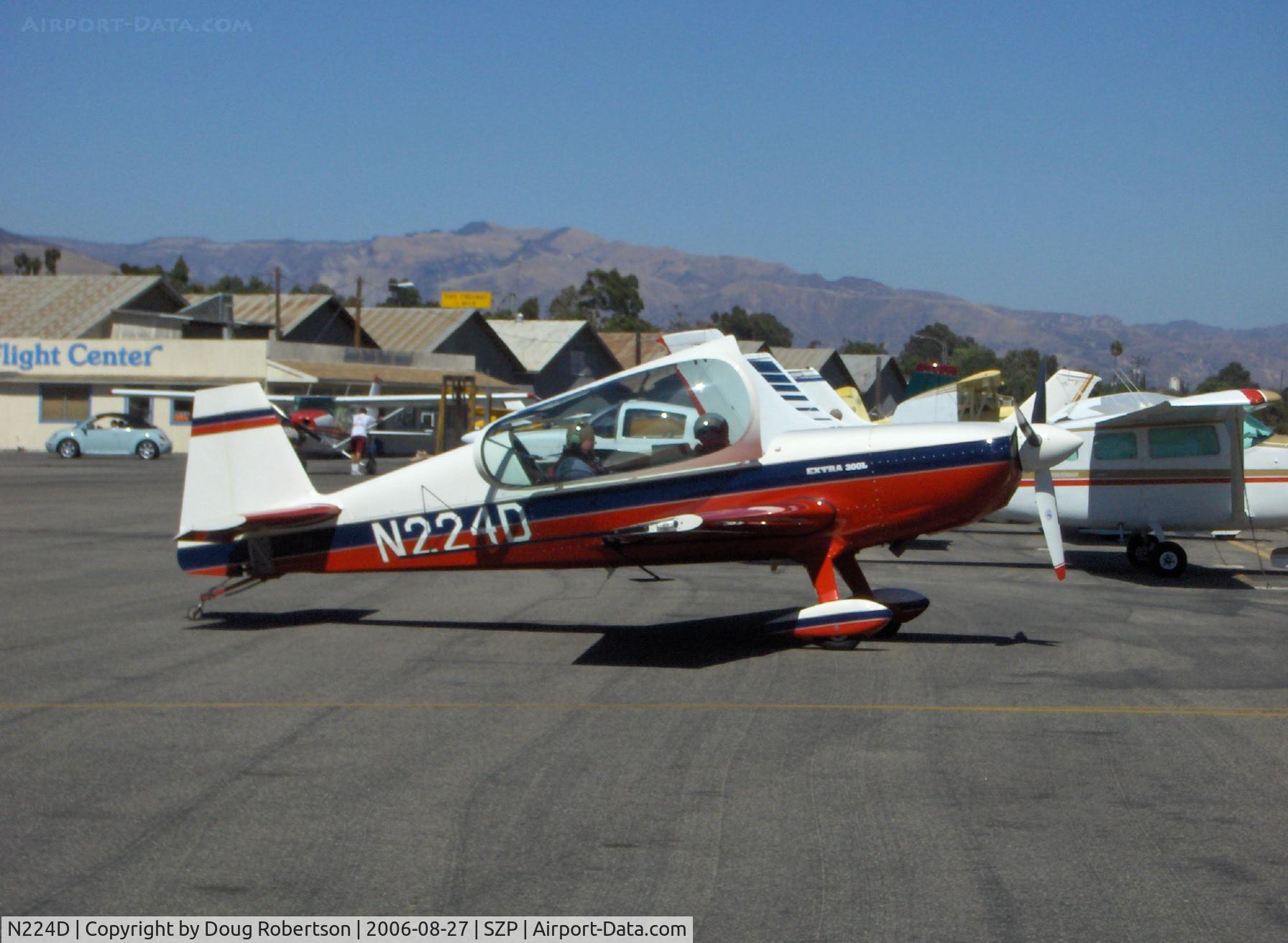 N224D, 1996 Extra EA-300/L C/N 028, 1996 Extra Flugzeugbau EA 300L AKROBAT, Lycoming AEIO-540-L1B5 300 Hp, engine start