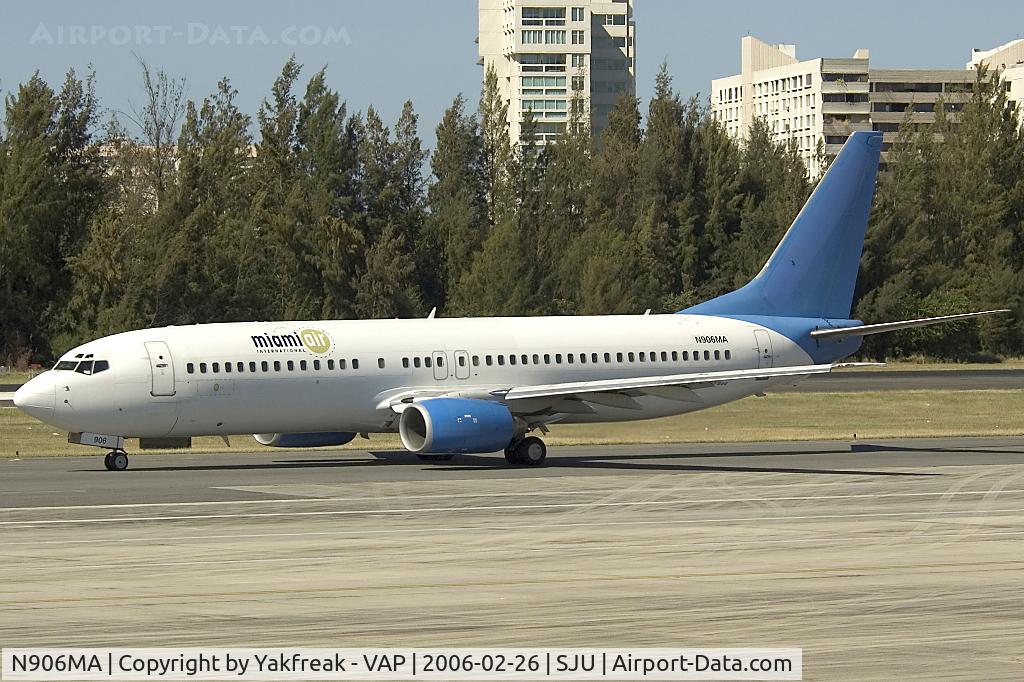 N906MA, 2000 Boeing 737-81Q C/N 29052, Miami Air Boeing 737-800 in basic Excel Airways colros