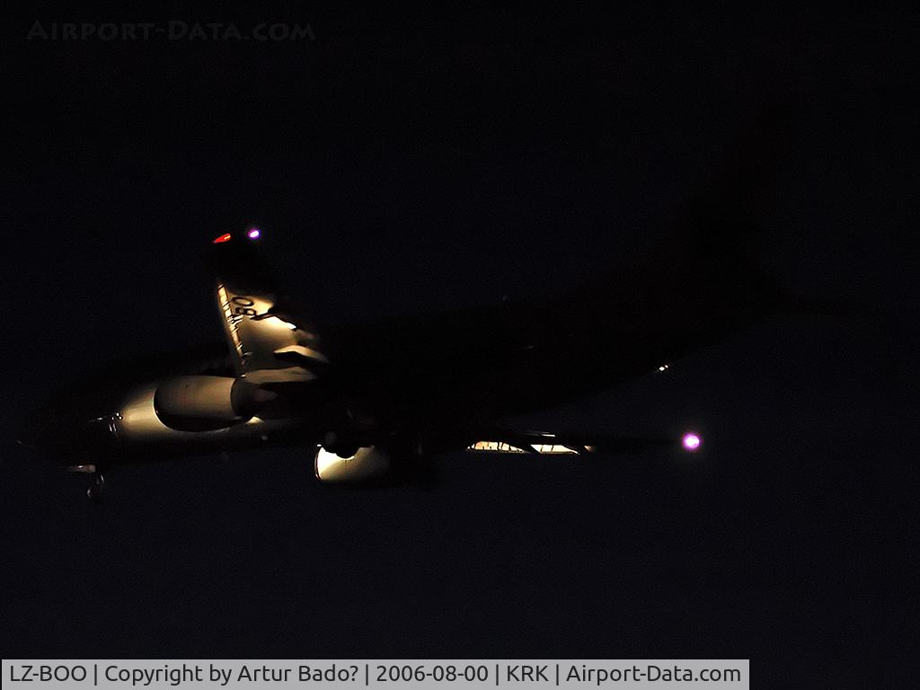 LZ-BOO, 1992 Boeing 737-341 C/N 26852/2273, Bulgaria Air - night landing