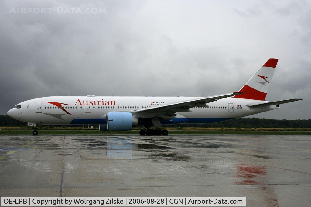 OE-LPB, 1998 Boeing 777-2Z9/ER C/N 28699, visitor