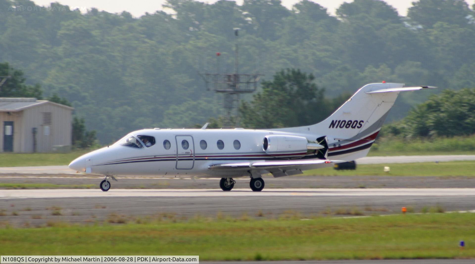 N108QS, 2004 Raytheon Aircraft Company 400A C/N RK-382, NetJet landing PDK