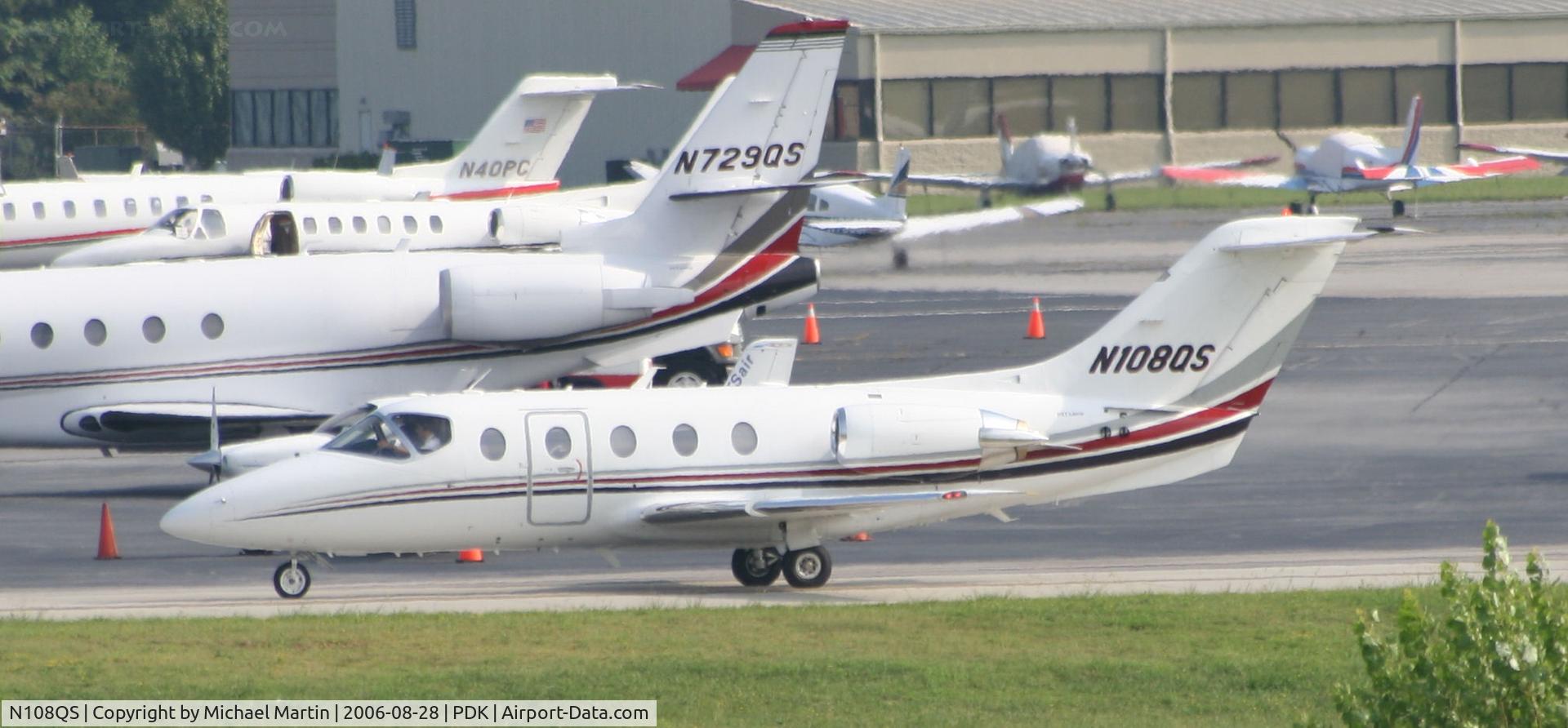 N108QS, 2004 Raytheon Aircraft Company 400A C/N RK-382, Taxing to Signature Air