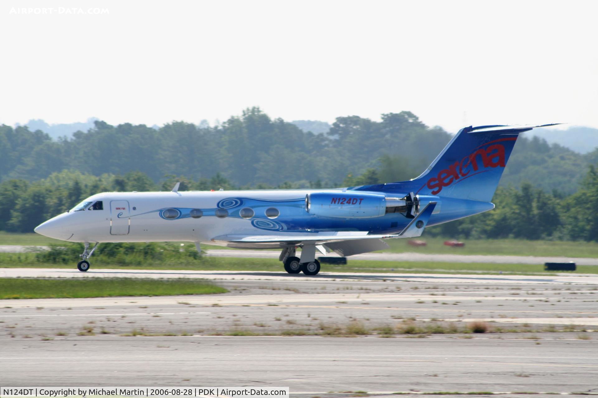 N124DT, 1983 Gulfstream American G-1159A Gulfstream III C/N 390, Landing Runway 2R