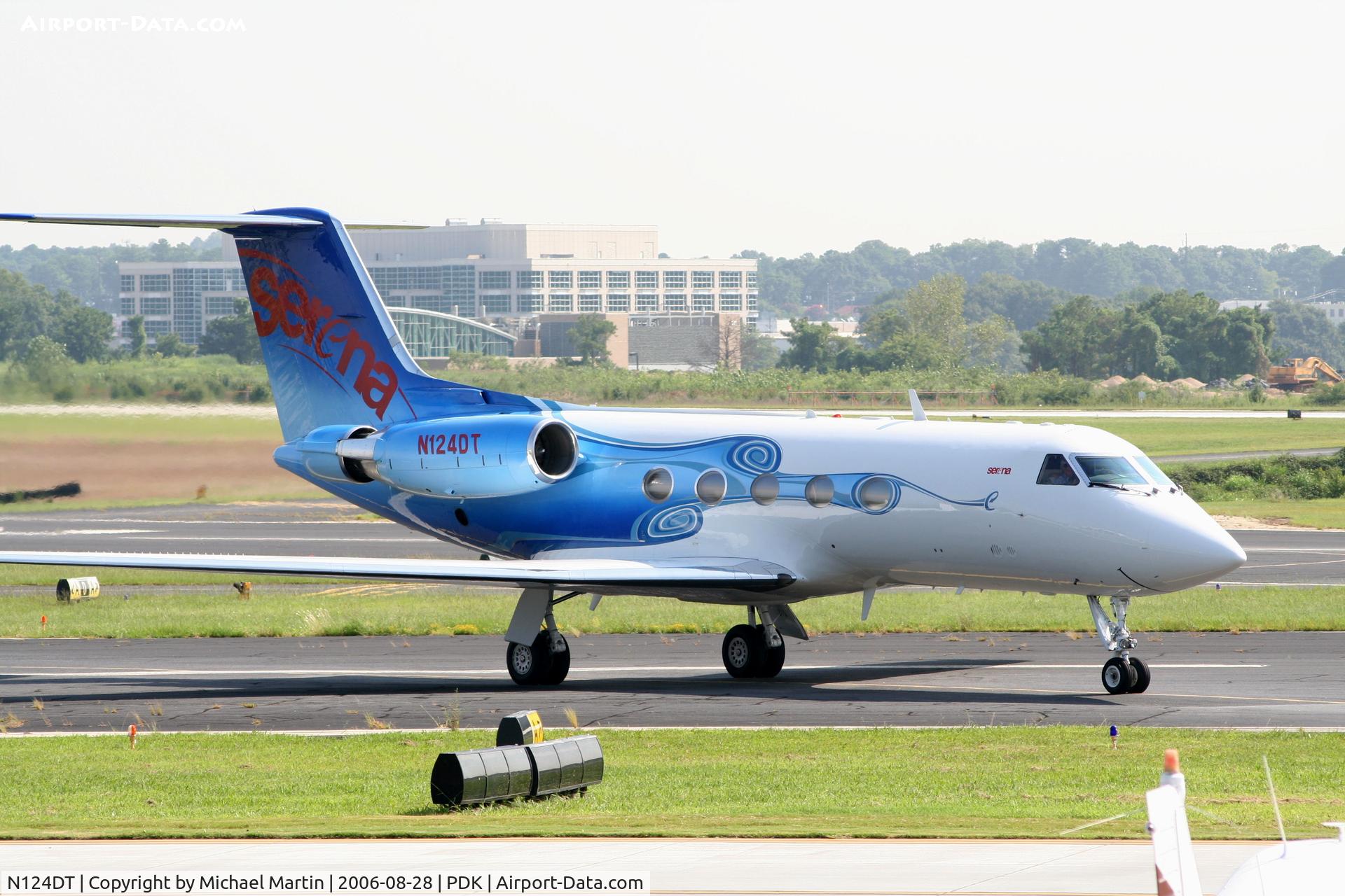 N124DT, 1983 Gulfstream American G-1159A Gulfstream III C/N 390, Taxing to Mercury Air Center