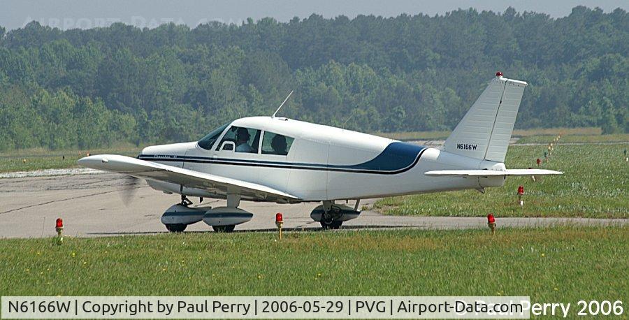 N6166W, 1964 Piper PA-28-140 Cherokee C/N 28-20184, Getting clearance, about to throttle up