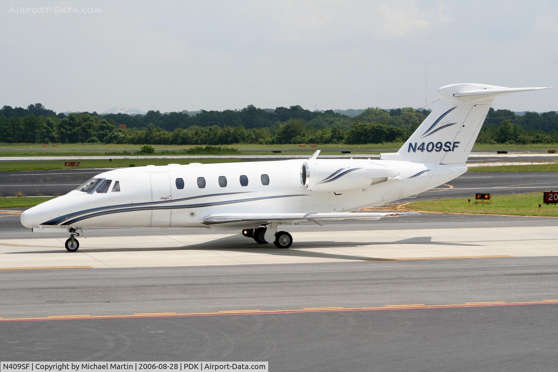 N409SF, 1984 Cessna 650 Citation C/N 650-0029, Taxing to Epps Air Service