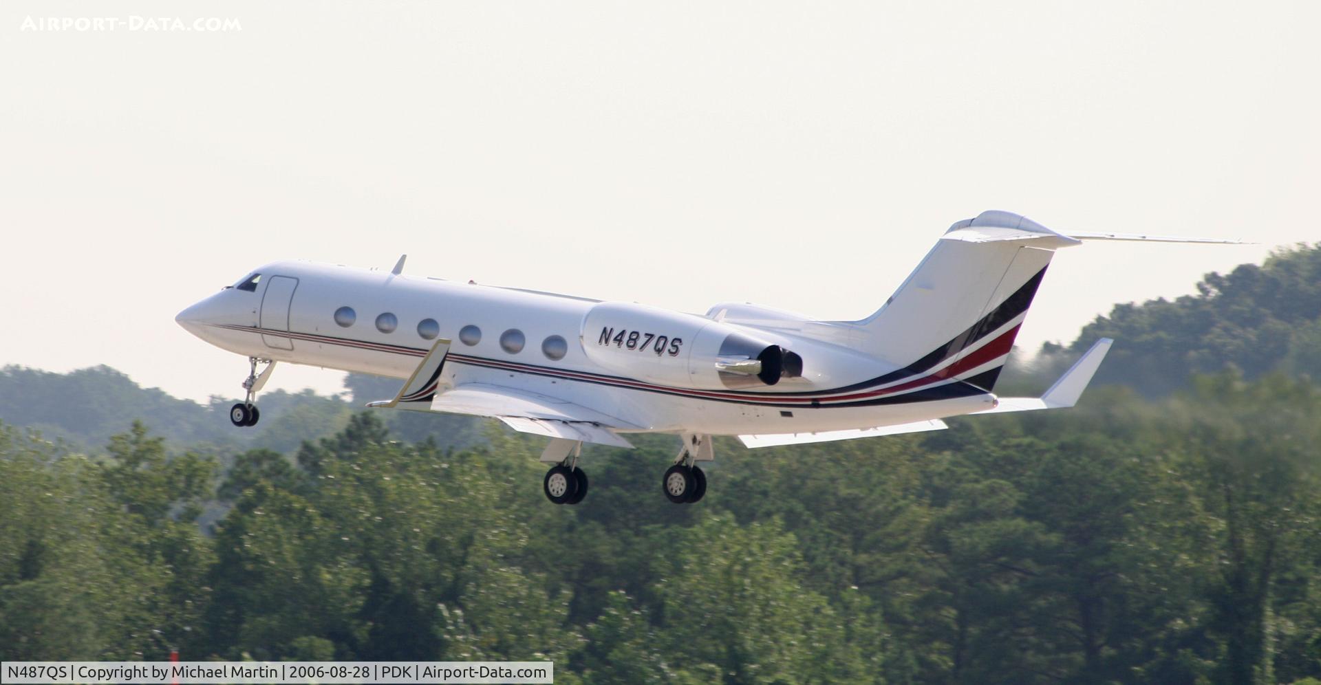 N487QS, 1996 Gulfstream Aerospace G-IV C/N 1287, Scooting out of Atlanta!