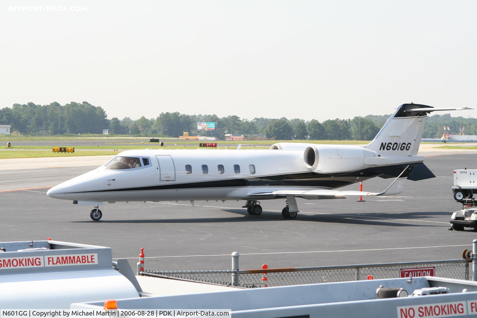 N601GG, 2000 Learjet Inc 60 C/N 192, Taxing from Mercury Air Service