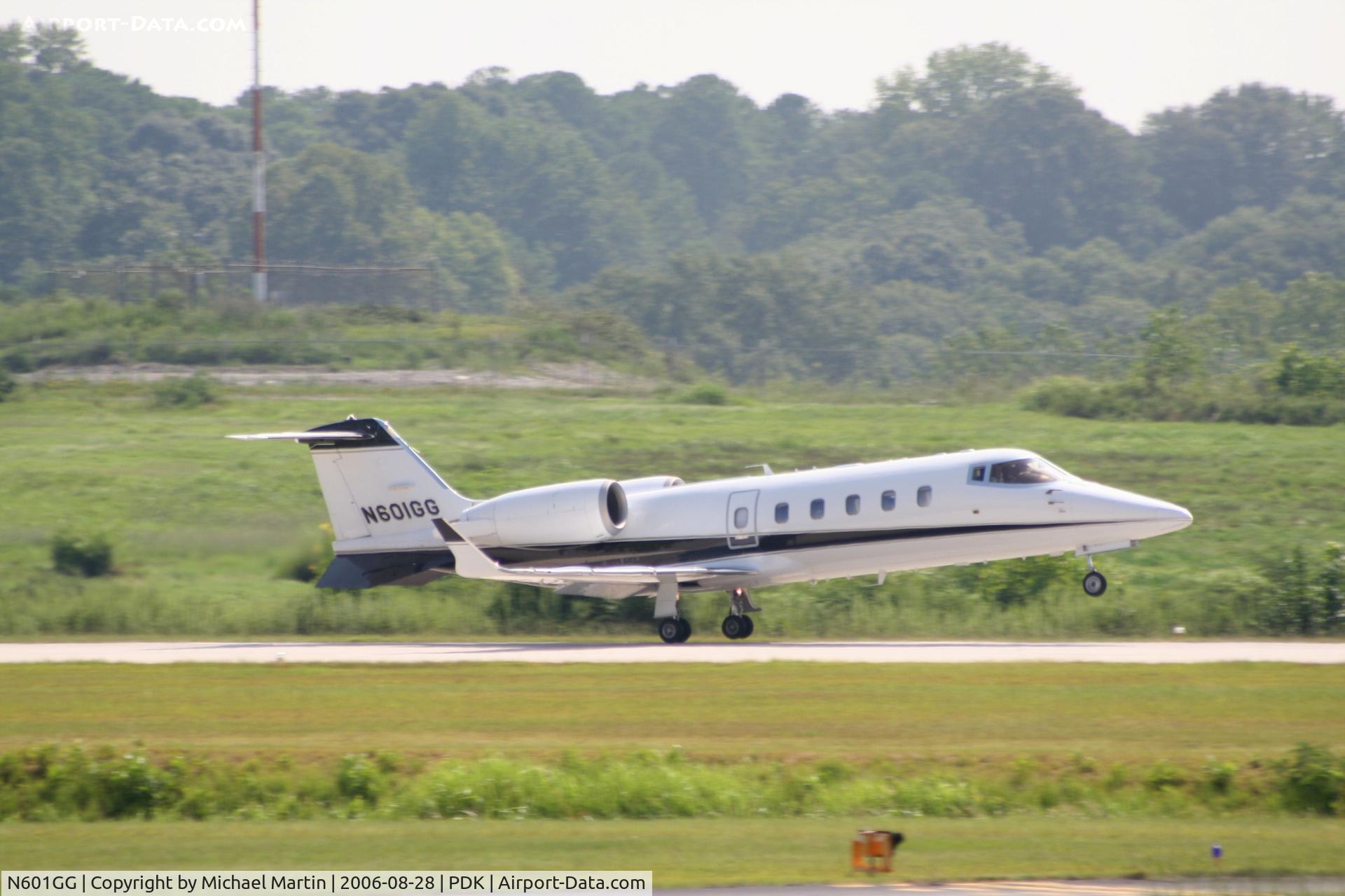 N601GG, 2000 Learjet Inc 60 C/N 192, Departing Runway 20L