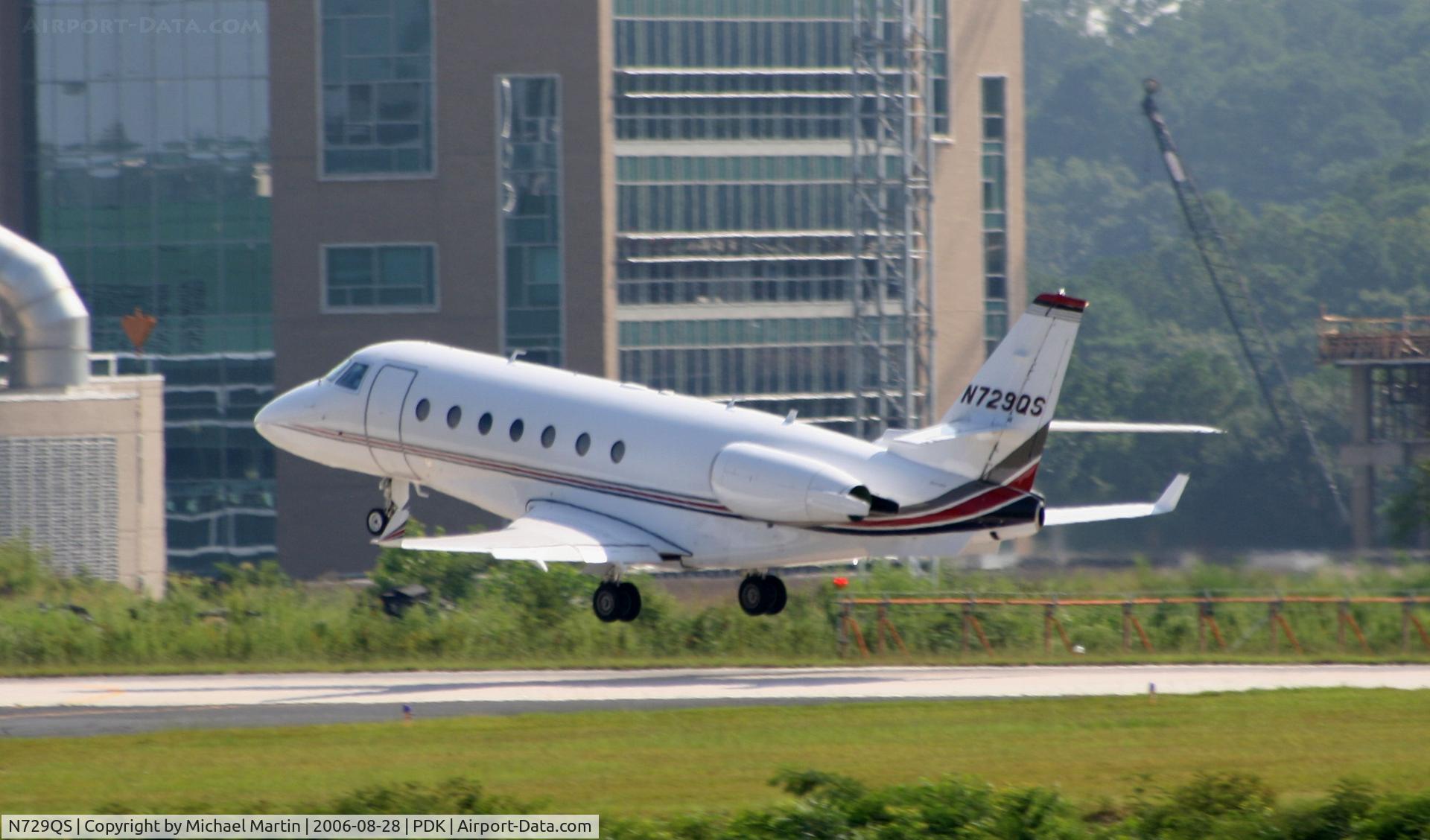 N729QS, 2005 Israel Aircraft Industries Gulfstream 200 C/N 118, Departing Runway 2R