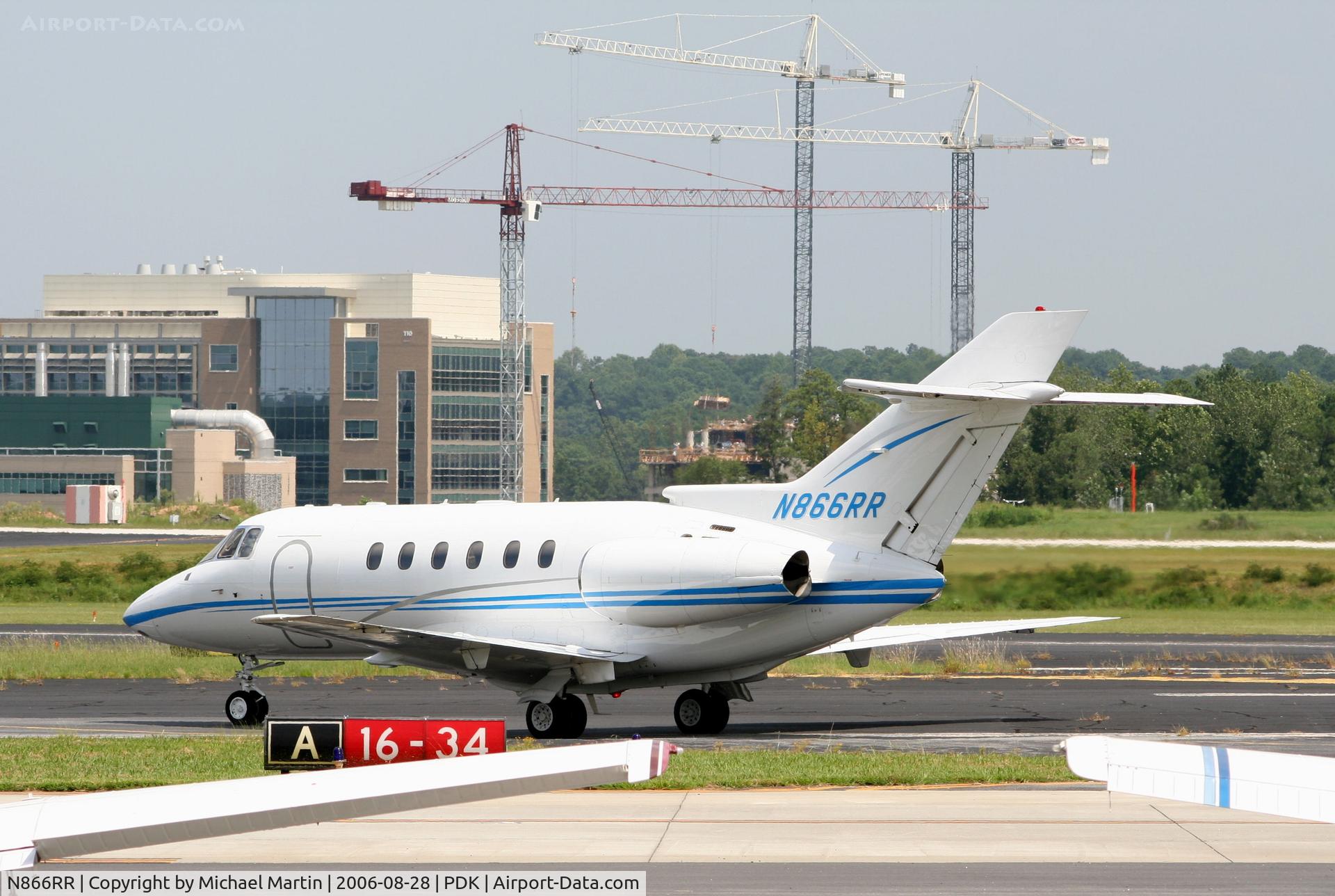 N866RR, 2003 Raytheon Hawker 800XP C/N 258624, Taxing to Signature Air