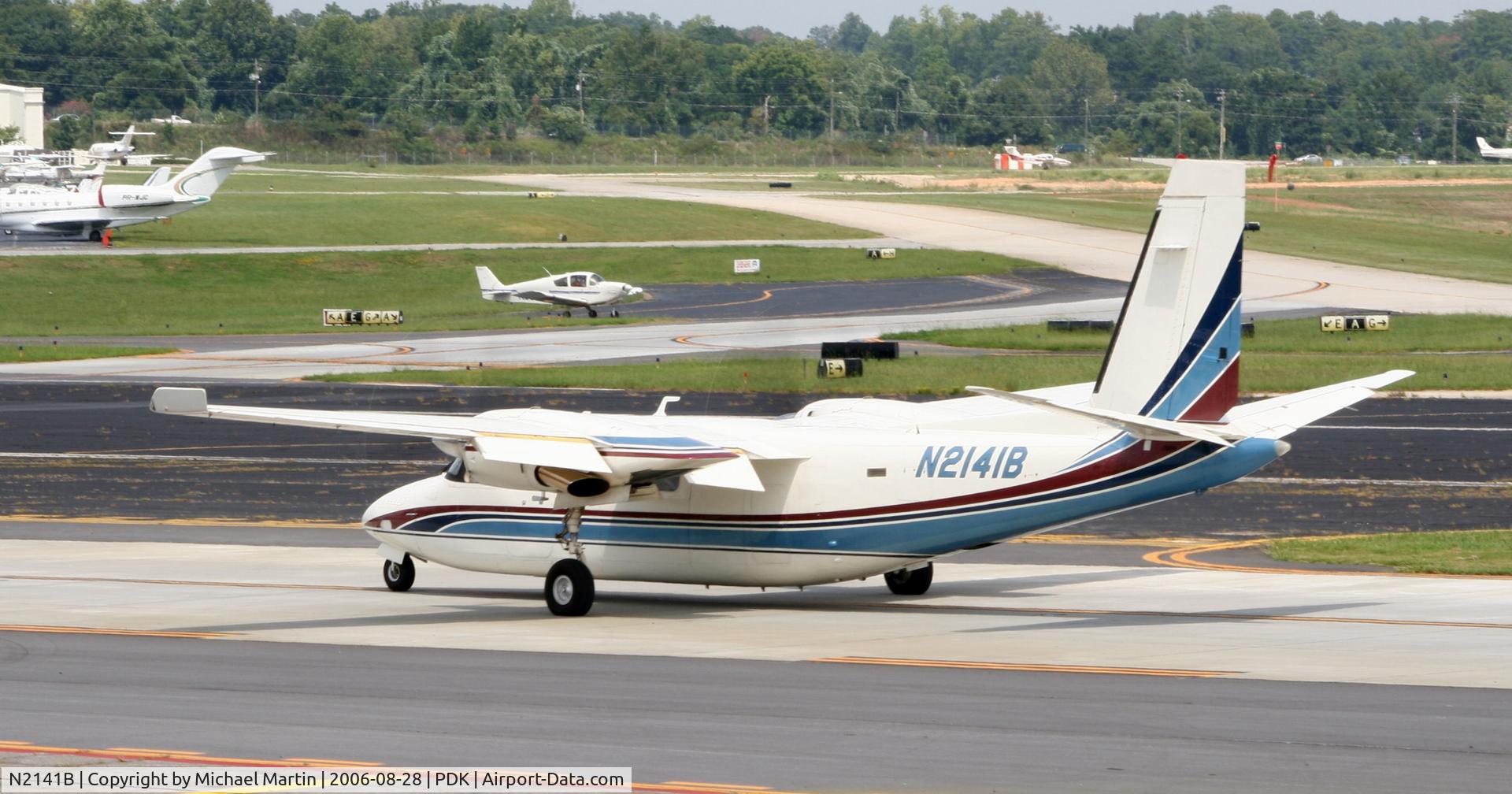 N2141B, 1978 Rockwell 690B Turbo Commander C/N 11484, Taxing to Epps Air Service