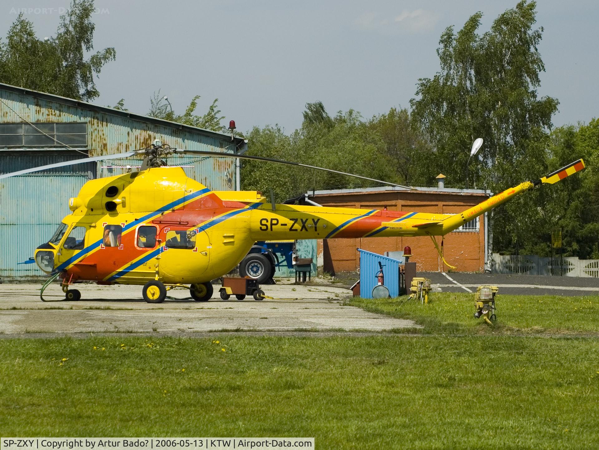 SP-ZXY, Mil Mi-2 Hoplite C/N 516531030, Ambulance