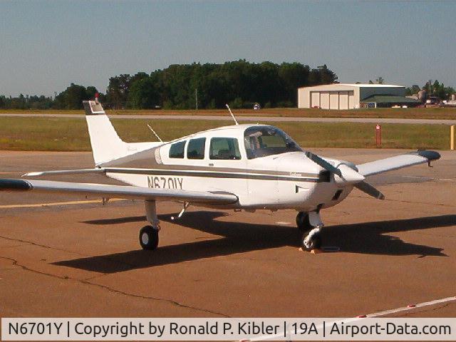 N6701Y, 1979 Beech C23 Sundowner 180 C/N M-2122, Sundowner