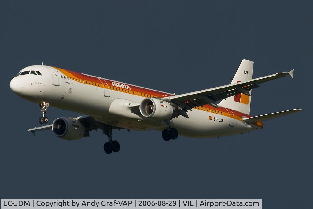 EC-JDM, 2004 Airbus A321-211 C/N 2357, On final RWY29.