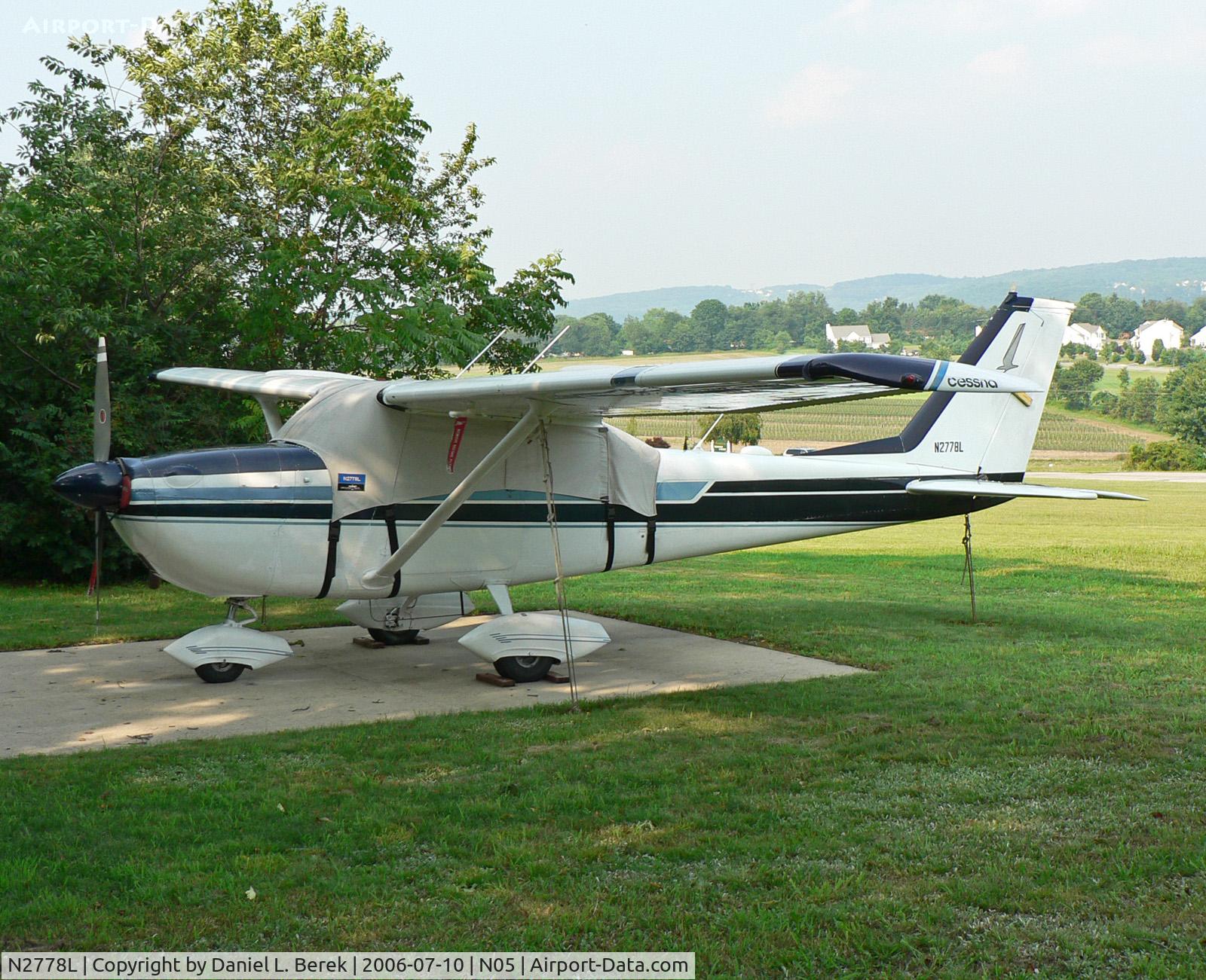 N2778L, 1967 Cessna 172H C/N 17255978, This well-kept 1967 Skyhawk resides at Hackettstown Airport.
