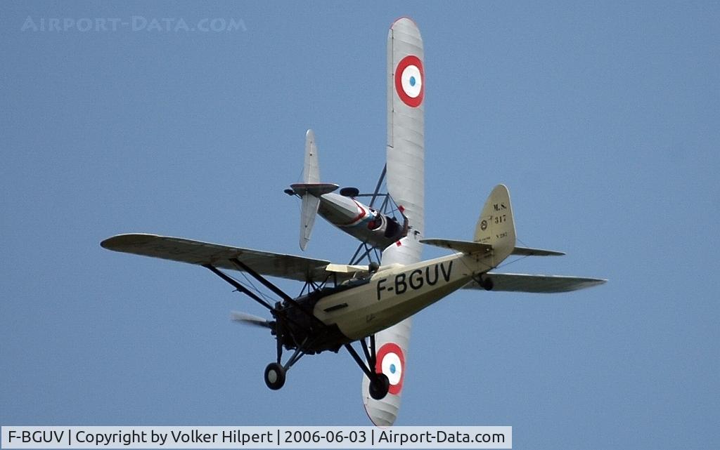F-BGUV, Morane-Saulnier MS.317 C/N 297, Morane-Saulnier MS.317 F-BGUV c/n: 297 is dogfighting with MS.317 F-BCNL