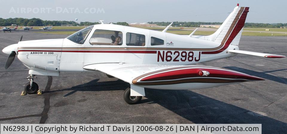 N6298J, 1976 Piper PA-28R-200 Cherokee Arrow C/N 28R-7635334, 1976 Piper PA 28R-200 in Danville Va.