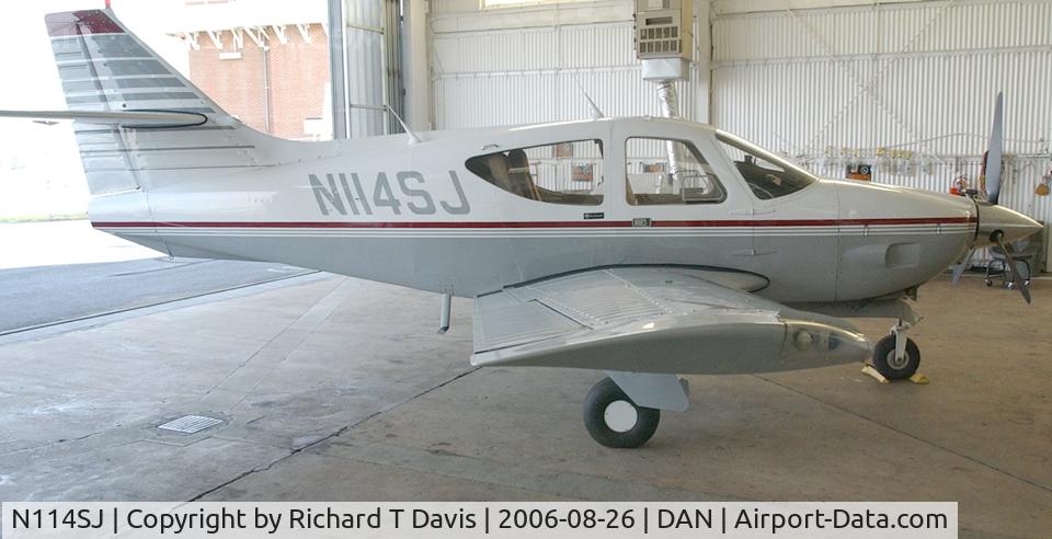 N114SJ, 1977 Rockwell International 114 Commander C/N 14318, 1977 Rockwell 114 in Danville Va.