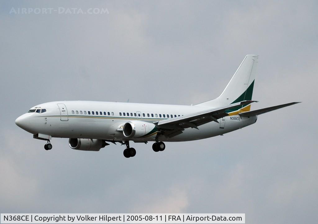 N368CE, 1995 Boeing 737-33A C/N 27456, on final at Frankfurt/Main
