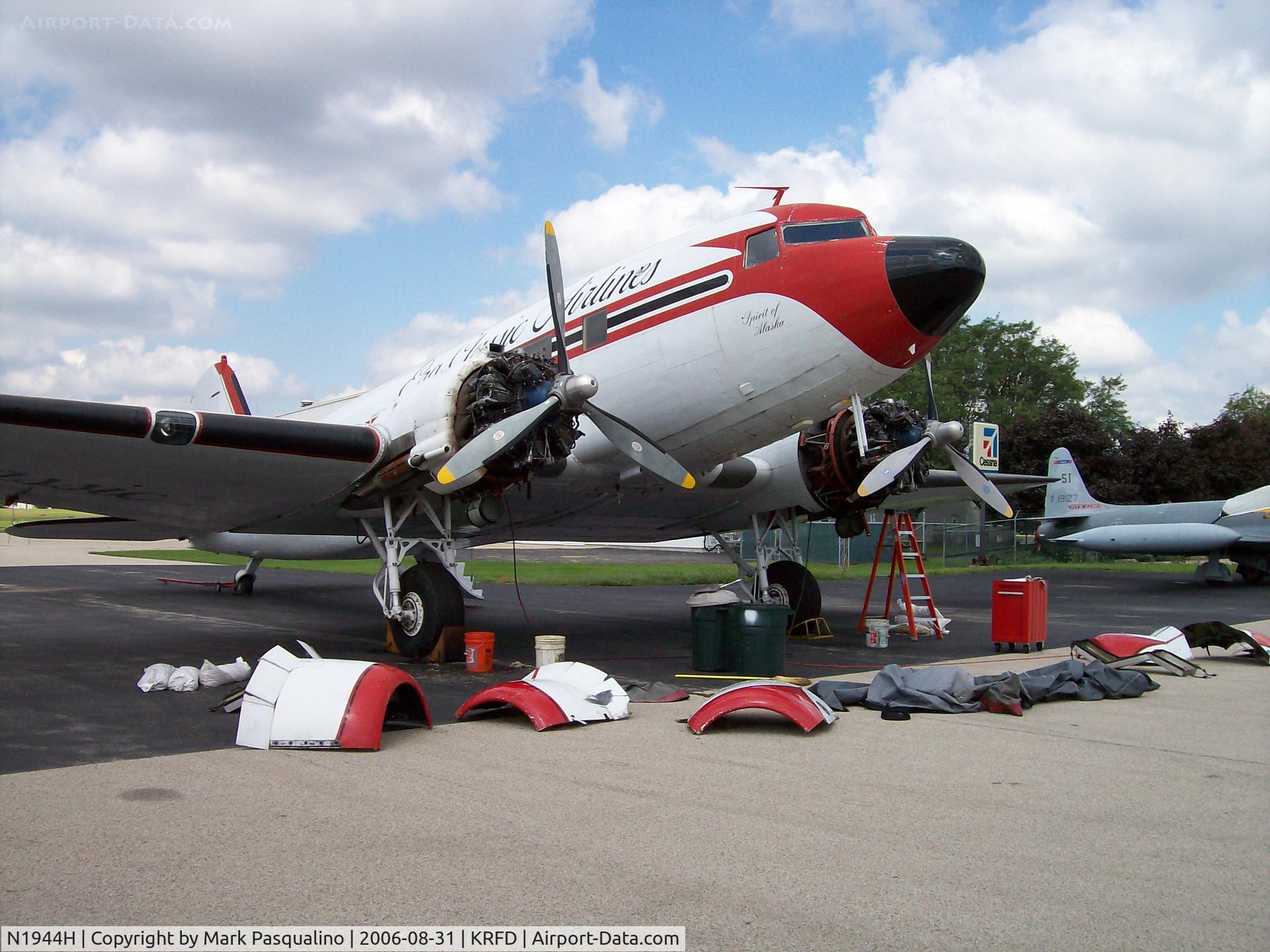 N1944H, 1945 Douglas DC-3C (C-47B-50-DK) C/N 34378, DC-3