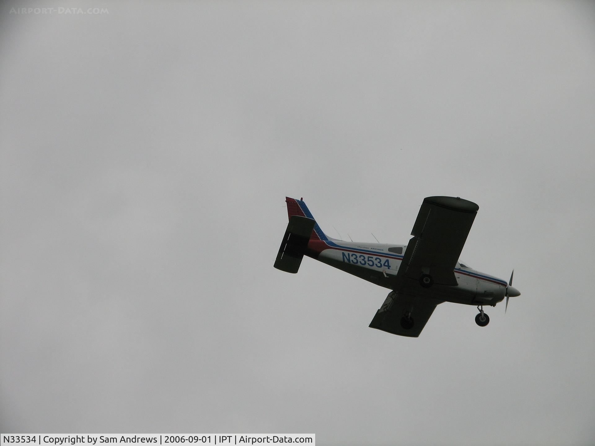 N33534, 1975 Piper PA-28-180 C/N 28-7505155, Short final for RWY12,  The tower asked them to take 12 for the KingAir N84PA on final for rwy9.