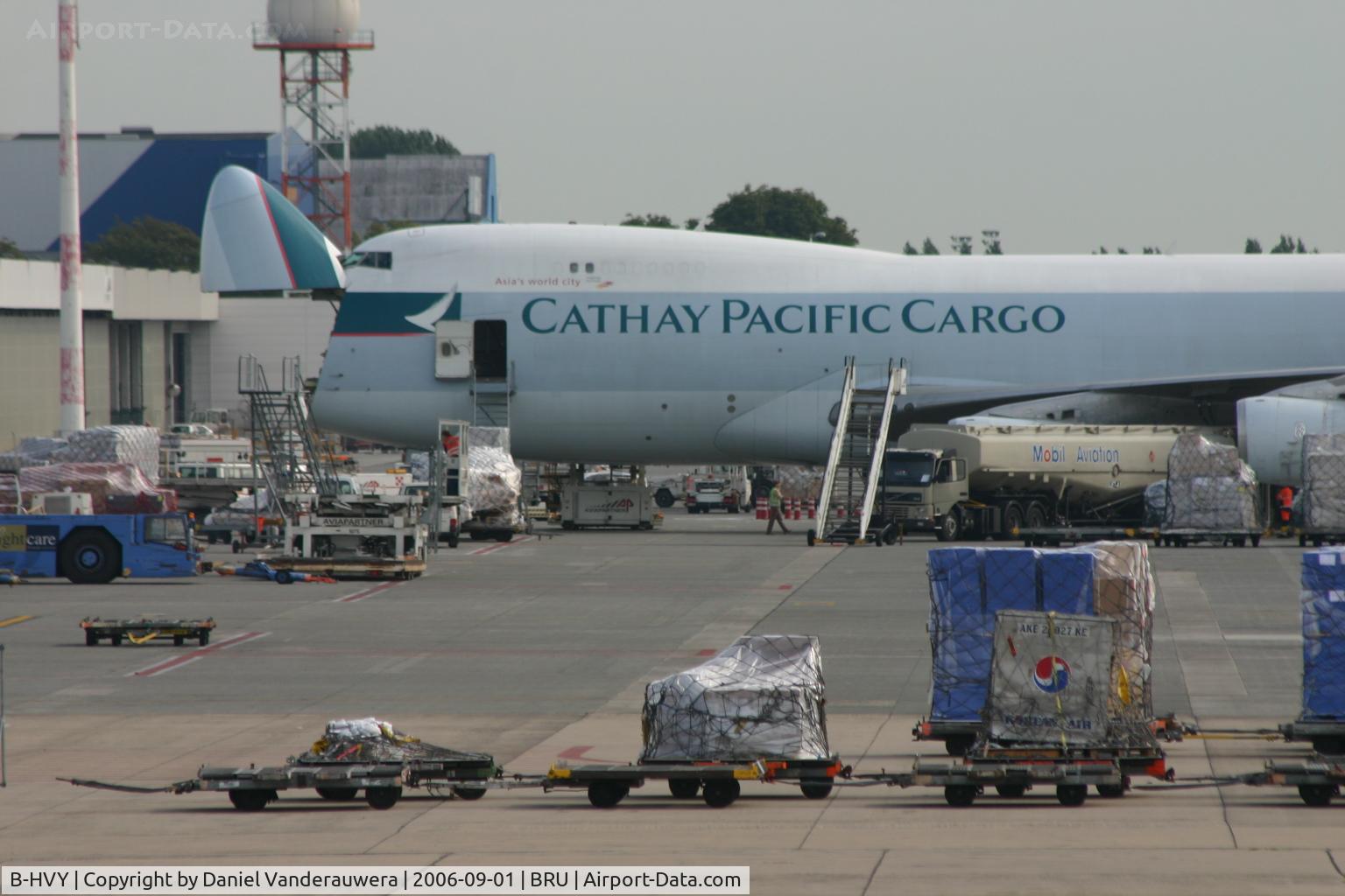 B-HVY, 1980 Boeing 747-236F/SCD C/N 22306, noose lifted