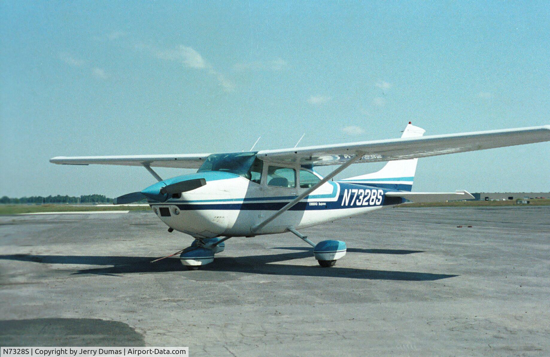 N7328S, 1976 Cessna 182P Skylane C/N 18265119, Photo taken at Hancock Field, Syracuse NY