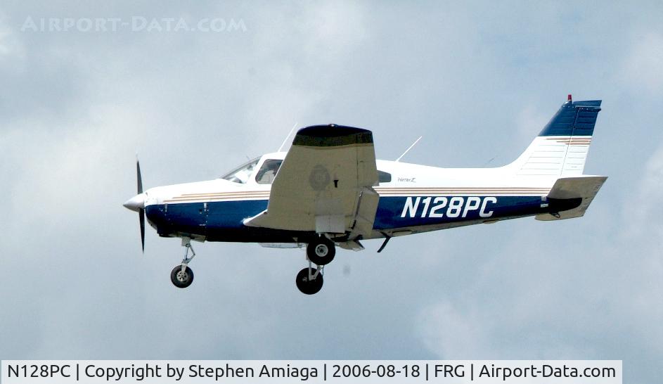 N128PC, Piper PA-28-161 C/N 287816296, Cherokee, short final 19.