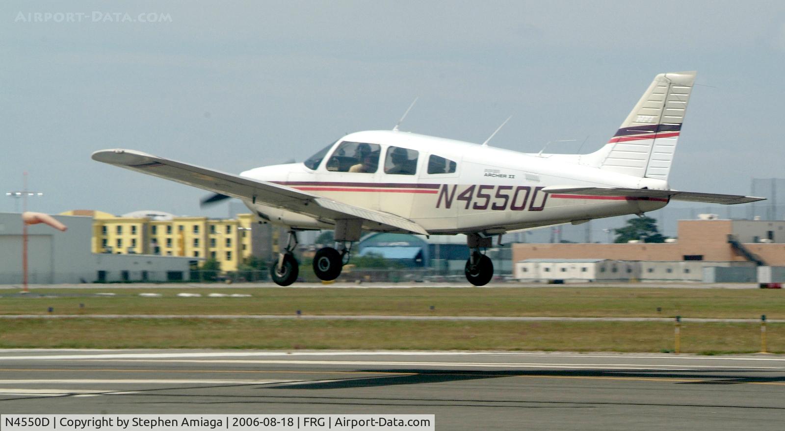 N4550D, 1983 Piper PA-28-181 C/N 28-8390041, Cherokee about to touch down RWY 19.
