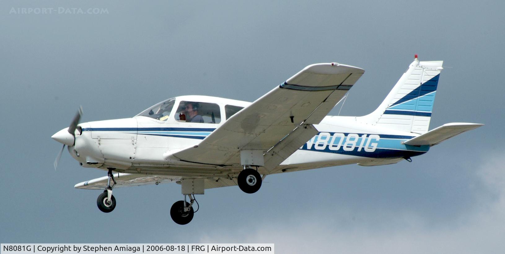 N8081G, 1979 Piper PA-28-161 C/N 28-8016053, 81G about to touch down RWY 19.