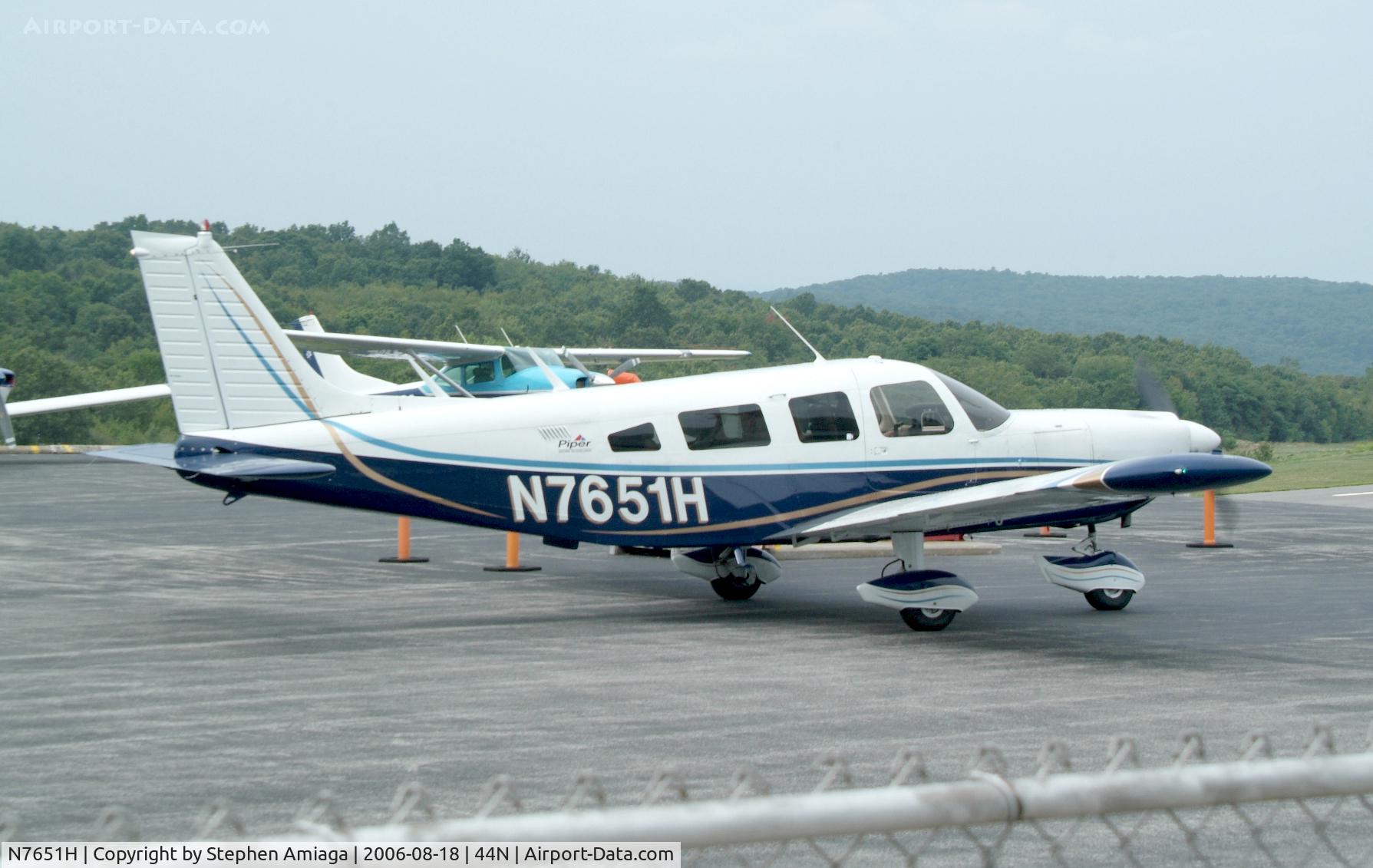 N7651H, 1973 Piper PA-32-300 Cherokee Six C/N 32-7440025, Another shot from the other side...