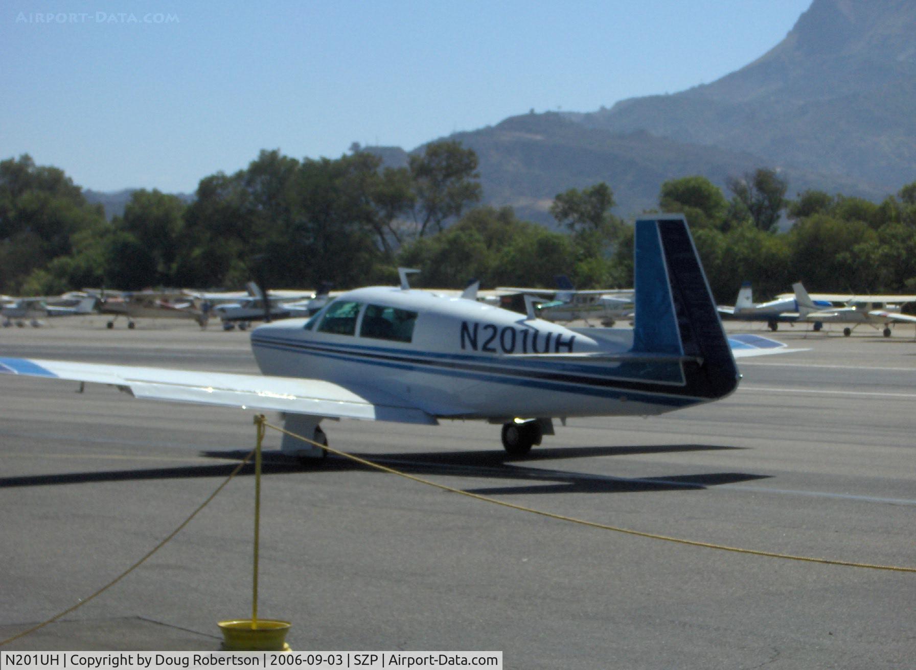 N201UH, 1977 Mooney M20J 201 C/N 24-0370, 1977 Mooney M20J 201, Lycoming IO-360 200 Hp, taxi after landing