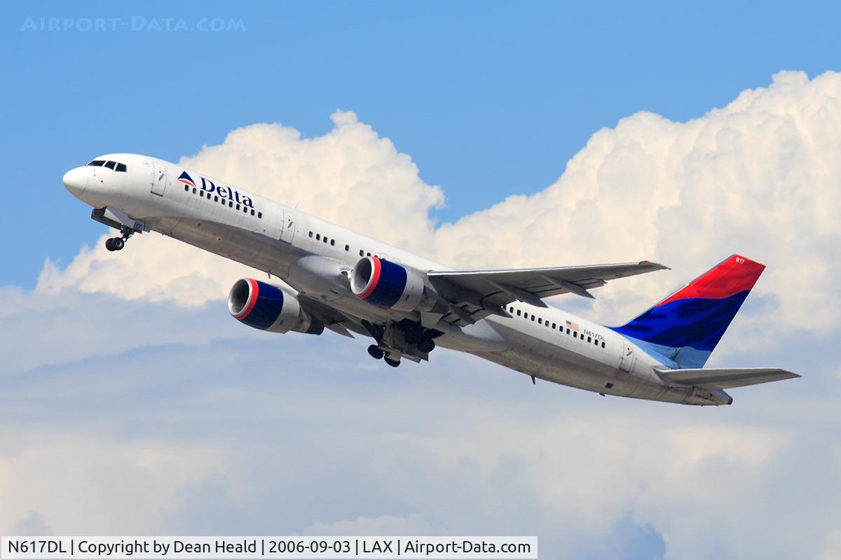 N617DL, 1986 Boeing 757-232 C/N 22907, Delta Airlines N617DL (FLT DAL152) climbing out from RWY 25R enroute to Hartsfield Jackson Atlanta Int'l (KATL).