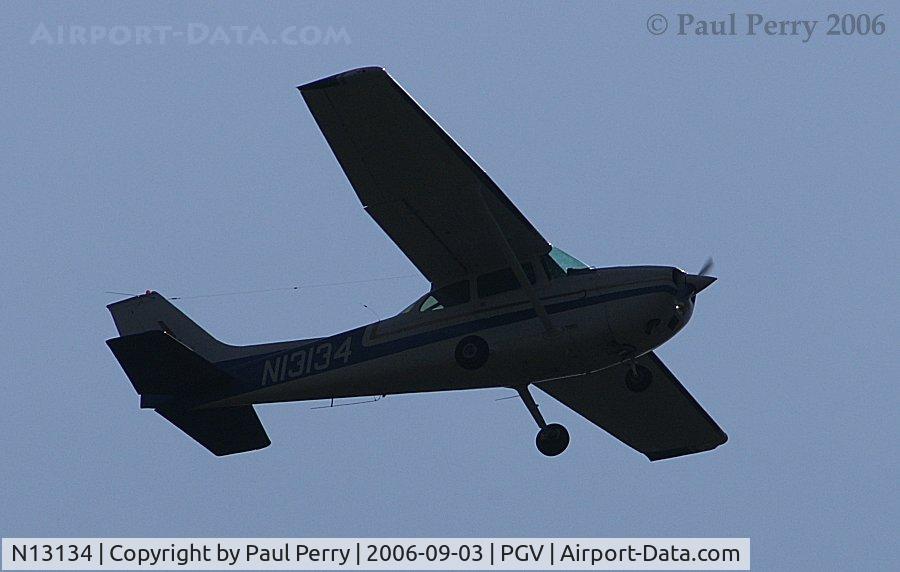 N13134, 1973 Cessna 172M Skyhawk II C/N 17262521, One of Dillons Aviation's birds getting airborne