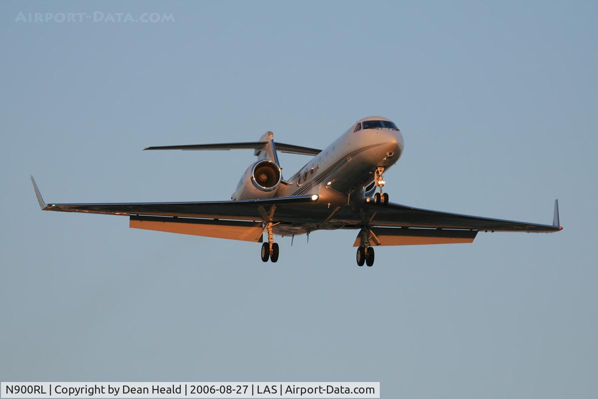 N900RL, 1990 Gulfstream Aerospace G-IV C/N 1150, Elite Aviation LLC Gulfstream G-IV N900RL on final approach to RWY 25L.