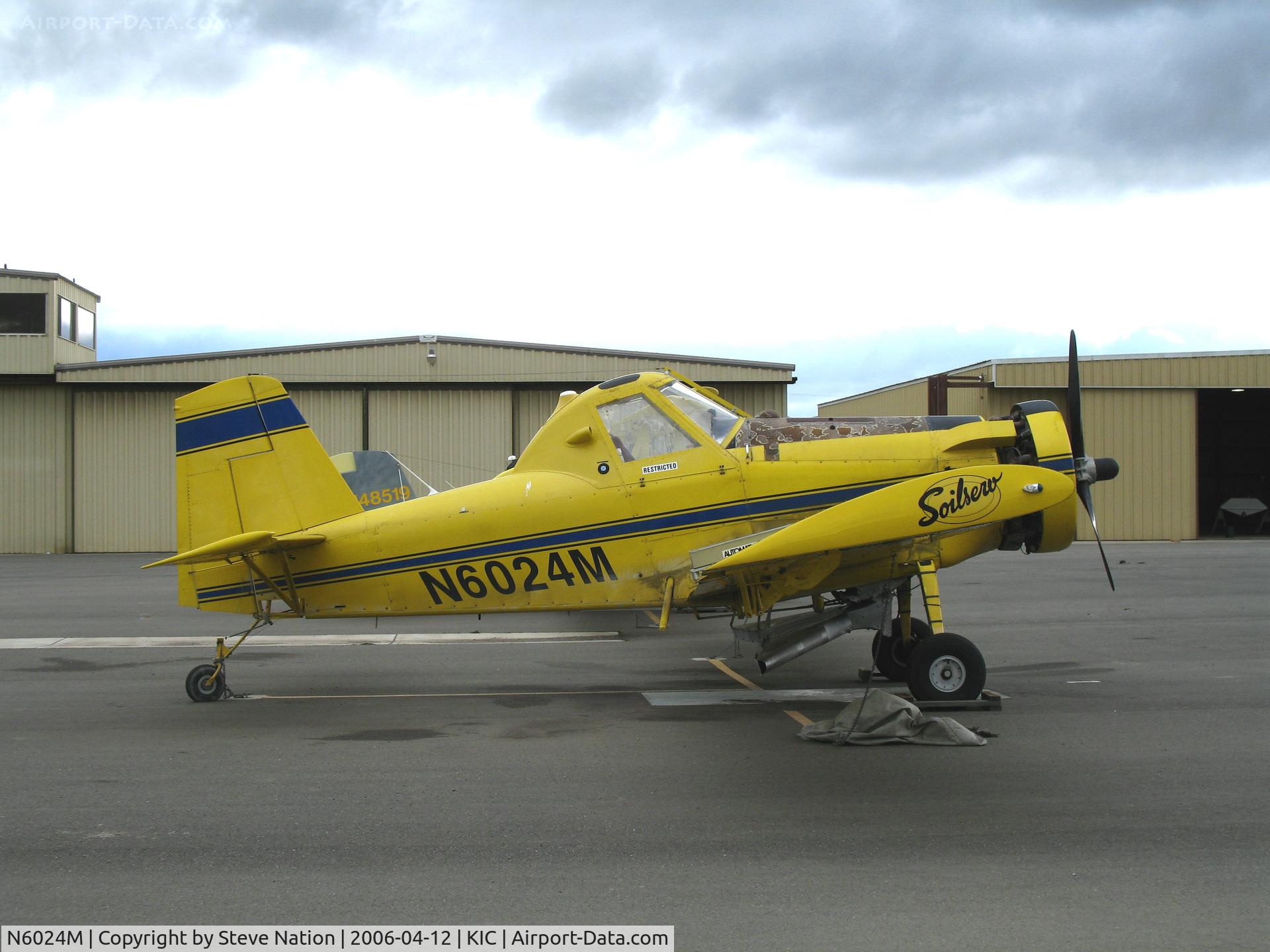 N6024M, 1994 Air Tractor AT-401 C/N 401-0949, Soilserv 1994 Air Tractor AT-401 fitted as duster for spreading sulfer on winegrapes @ Mesa del Rey Airport (King City), CA on stormy afternoon