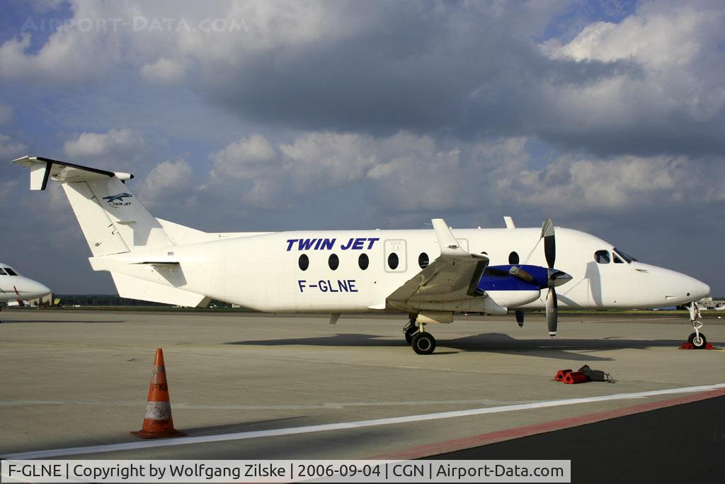 F-GLNE, 1996 Beech 1900D C/N UE-197, visitor