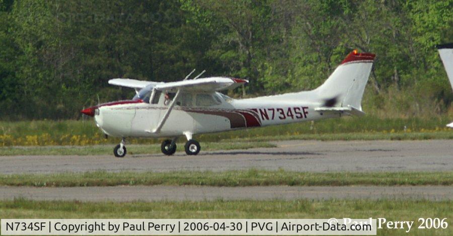 N734SF, 1977 Cessna 172N C/N 17269072, Taxiing around from her parking spot
