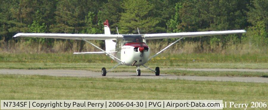 N734SF, 1977 Cessna 172N C/N 17269072, Here she comes, down the taxiway