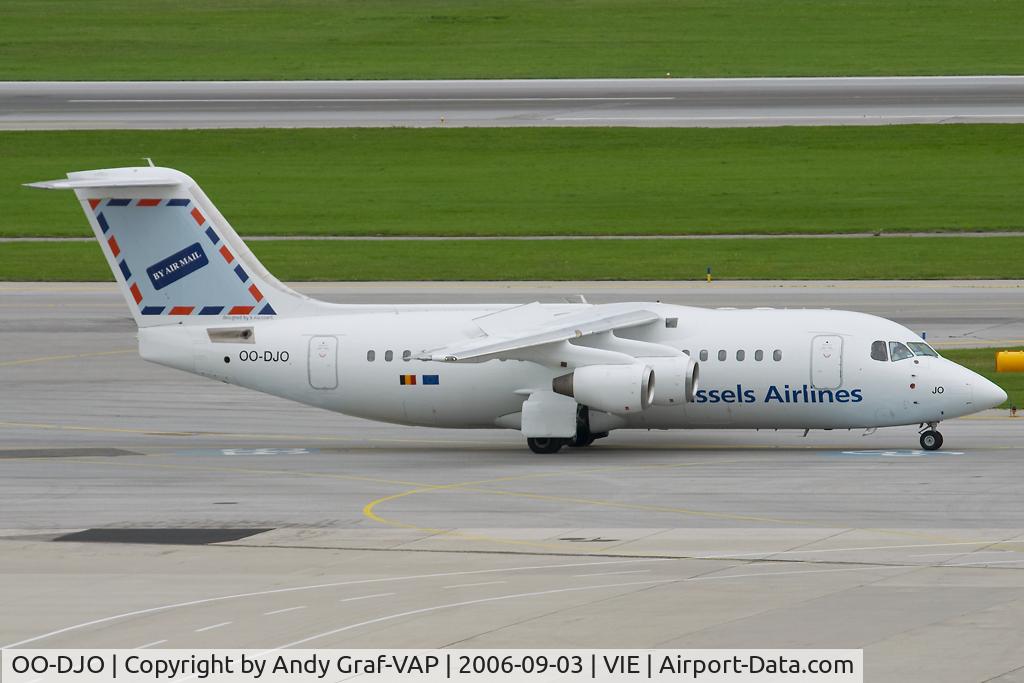OO-DJO, 1995 British Aerospace Avro 146-RJ85 C/N E.2279, On the way to the parking position.