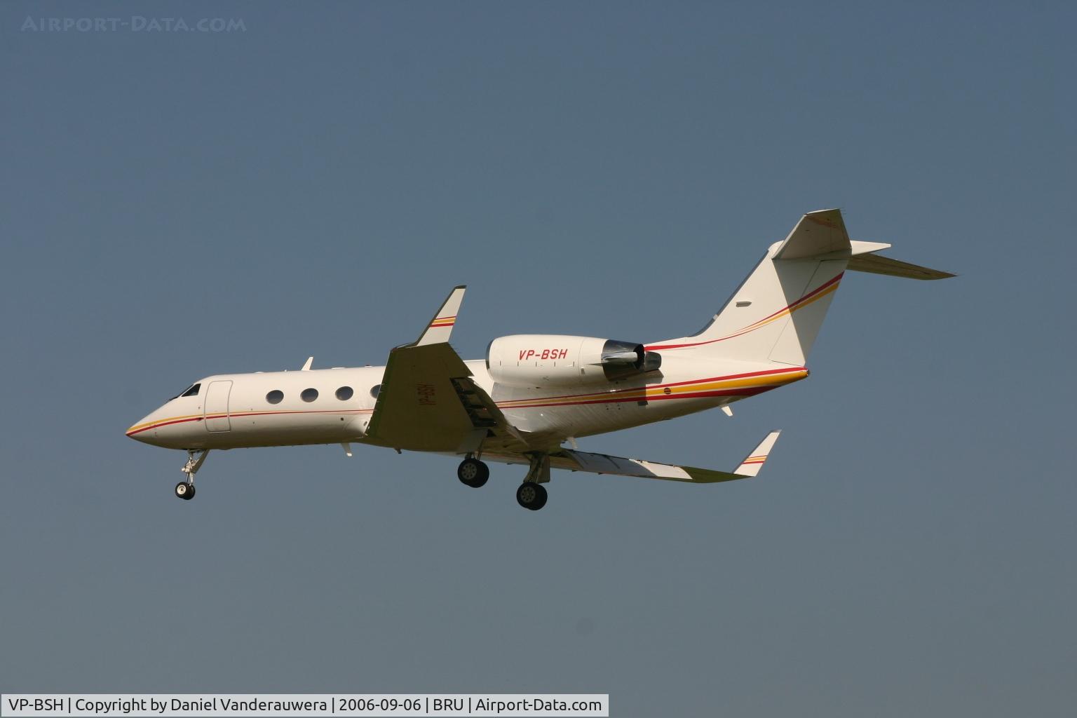 VP-BSH, 2002 Gulfstream Aerospace G-IV SP C/N 1466, short to land on rwy 25L